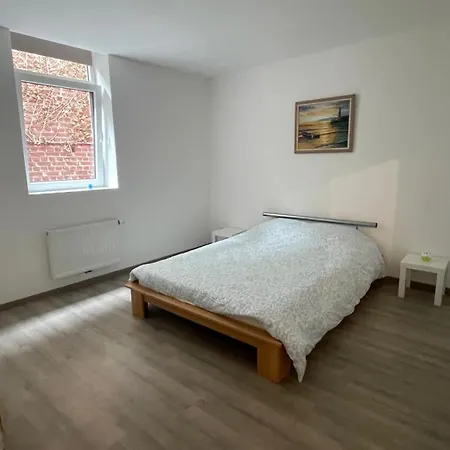 Appartement Thuin Apartment *